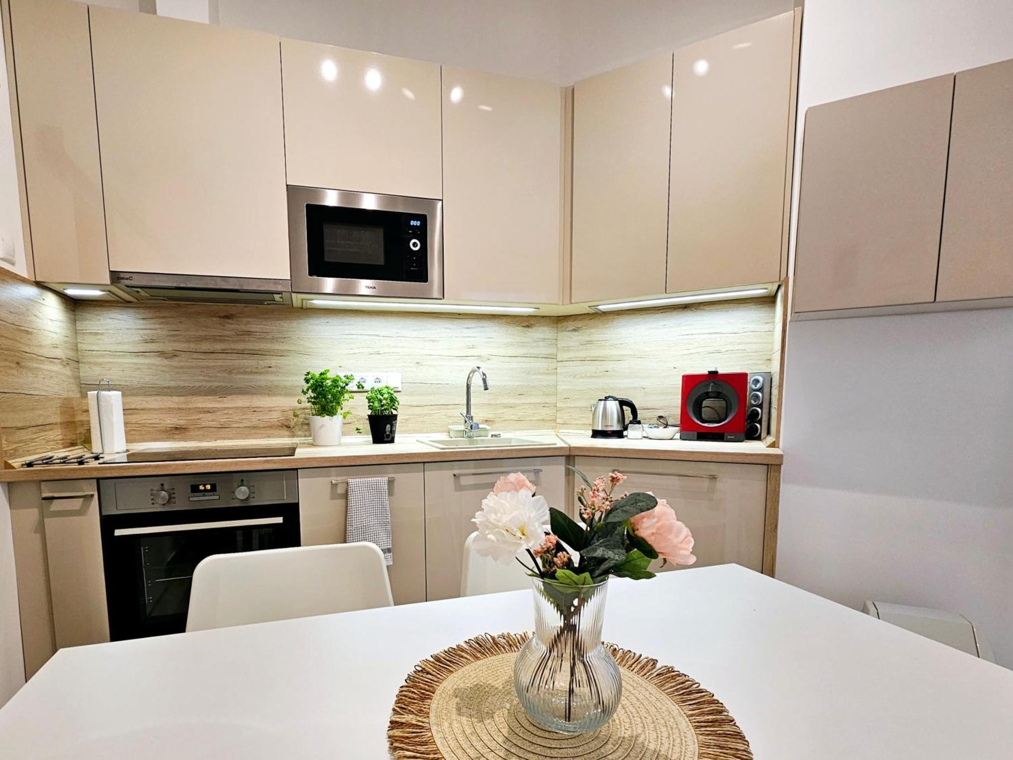 Petibo - Kazinczy 10., A/c, Location Downtown *