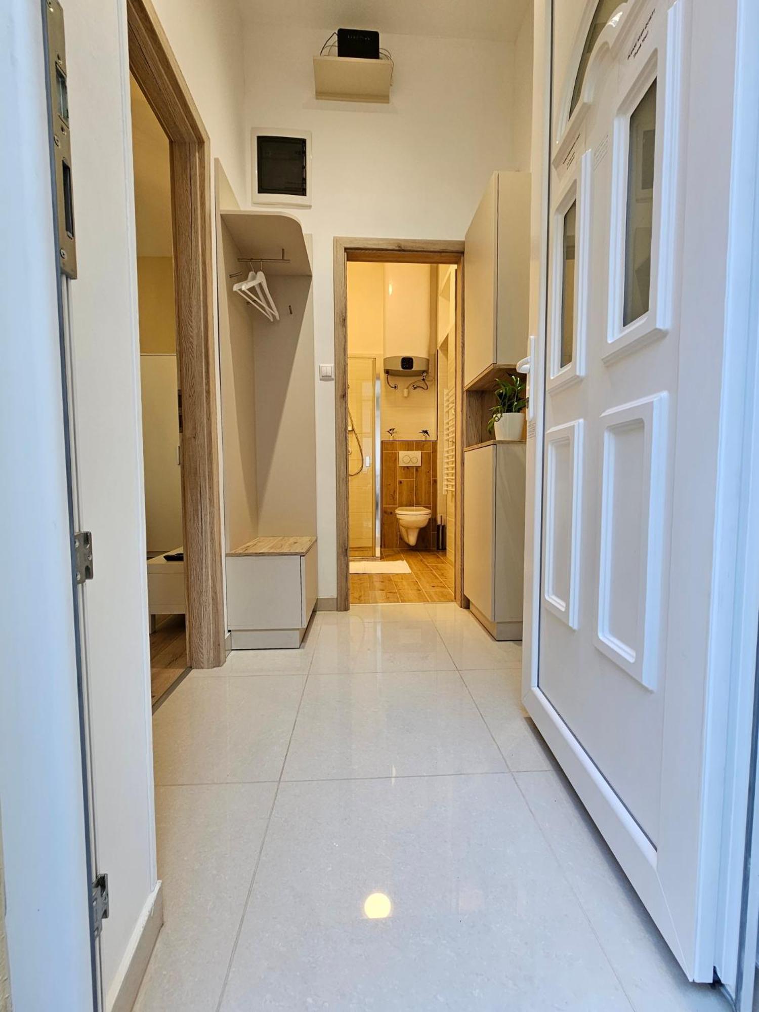 Petibo - Kazinczy 10., A/c, Location Downtown * Budapest