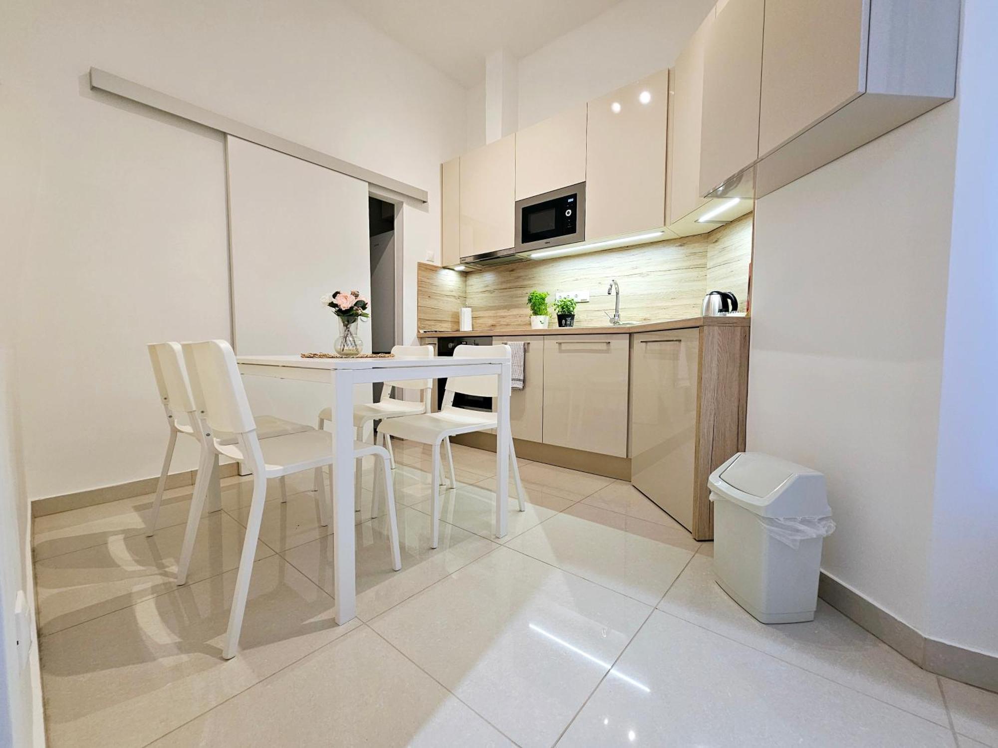 Apartment Petibo - Kazinczy 10., A/c, Location Downtown *