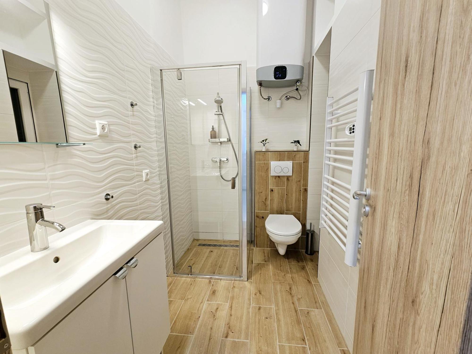 Petibo - Kazinczy 10., A/c, Location Downtown Apartment *